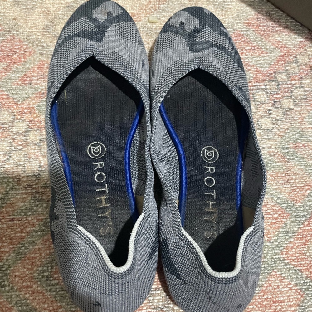 Rothy’s round toe flat. Size 9